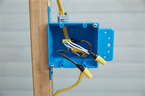 splice wires in plastic junction box|splicing 220 volt electrical wires.